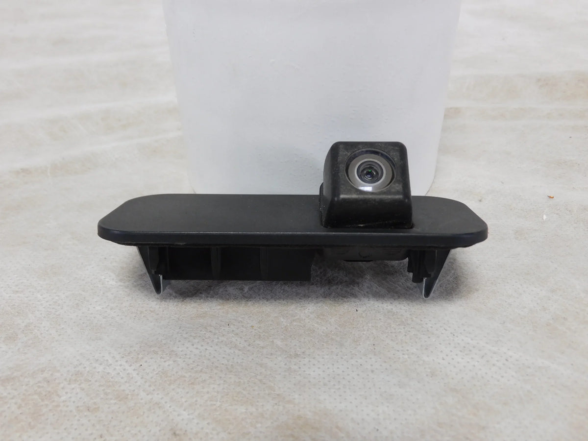 Pre-Owned 16 Toyota Corolla Rear View Backup Camera OEM LKQ (Good)