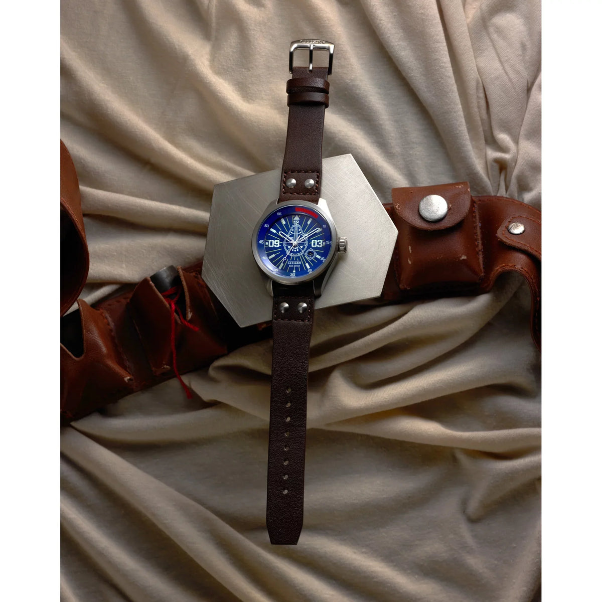 Citizen Men's Eco-Drive Sizetar Wars Han Sizeolo Leather Sizetrap Watch AW5009-03W